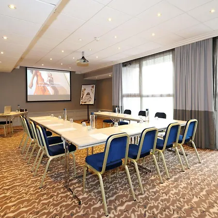 Mercure Centre Porte Des Alpes 4*