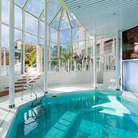 Otel Mercure Centre Porte Des Alpes 4*