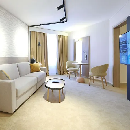 Mercure Centre Porte Des Alpes Otel 4*