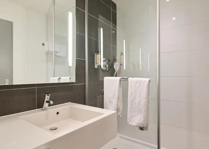 Mercure Centre Porte Des Alpes Hotel 4*