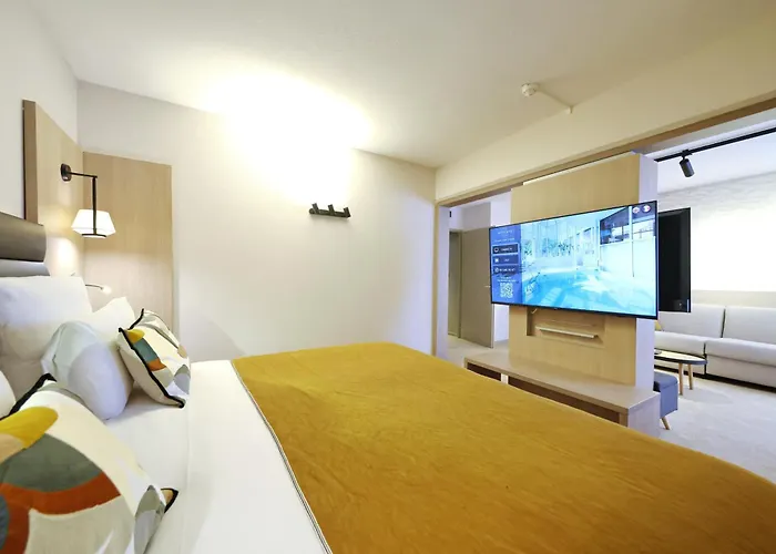 Mercure Centre Porte Des Alpes Hotel 4*