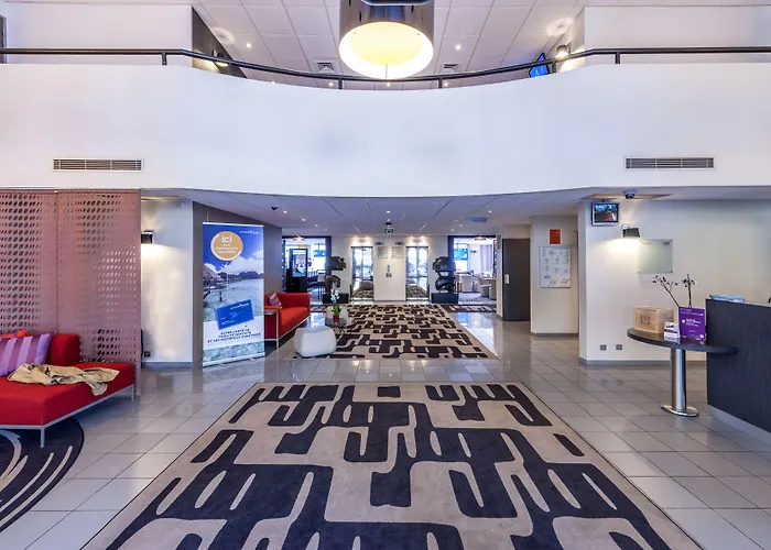 Mercure Centre Porte Des Alpes Hotel 4*