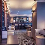 Mercure Centre Porte Des Alpes ホテル 4*