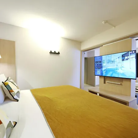 Mercure Centre Porte Des Alpes فندق 4*