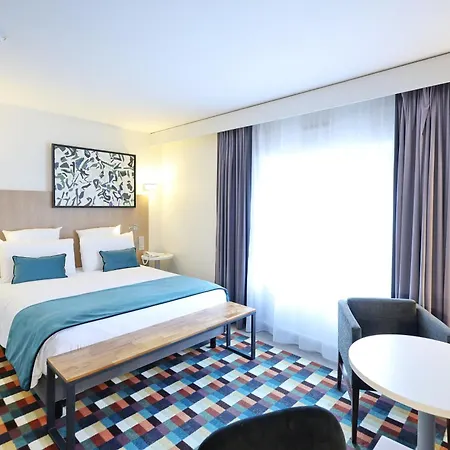 Mercure Centre Porte Des Alpes Hotell 4*