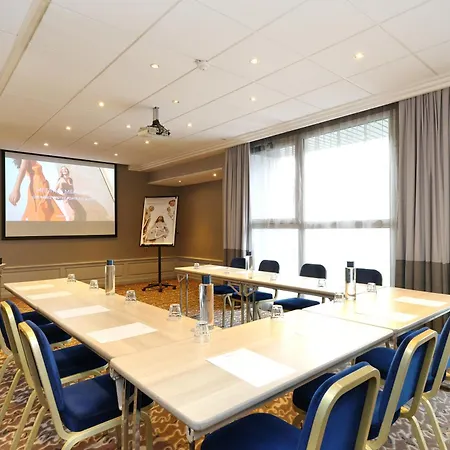 Hotell Mercure Centre Porte Des Alpes 4*