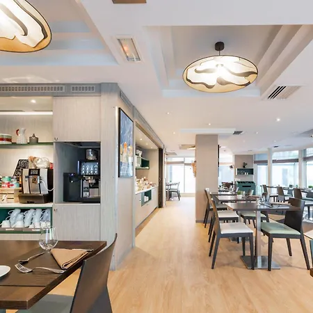 Hotell Mercure Centre Porte Des Alpes 4*