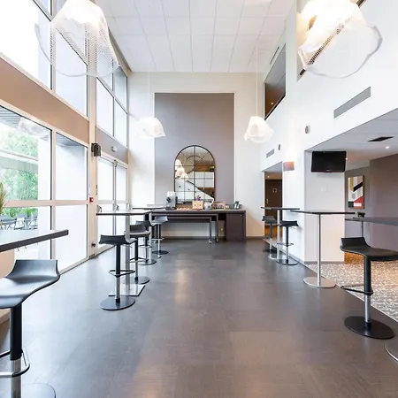 Hotell Mercure Centre Porte Des Alpes 4*