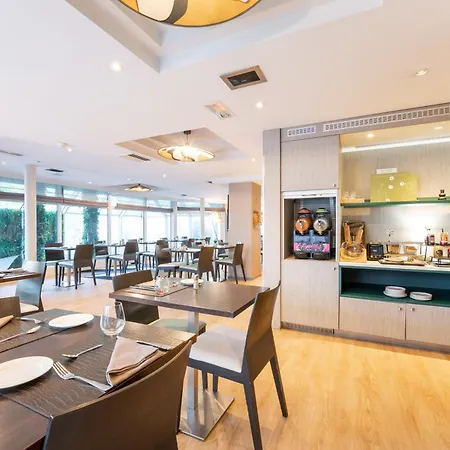 Hotell Mercure Centre Porte Des Alpes 4*