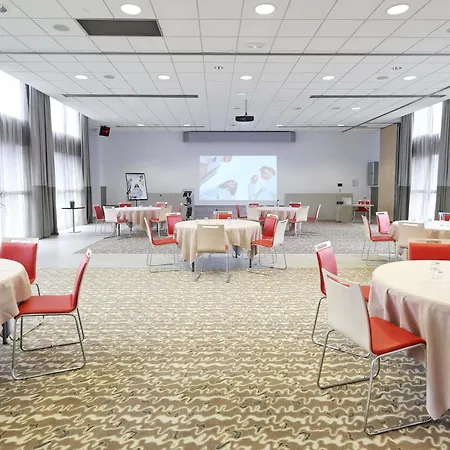 Mercure Centre Porte Des Alpes 4*
