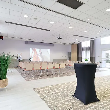 מלון Mercure Centre Porte Des Alpes
