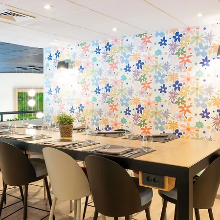 מלון Mercure Centre Porte Des Alpes 4*