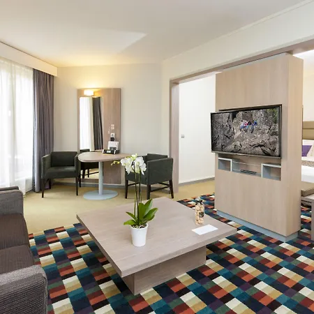 Mercure Centre Porte Des Alpes ホテル