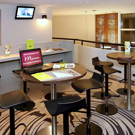 Mercure Centre Porte Des Alpes ホテル