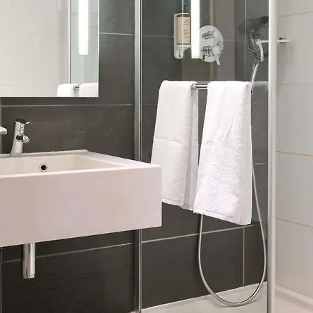 ホテル Mercure Centre Porte Des Alpes グルノーブル