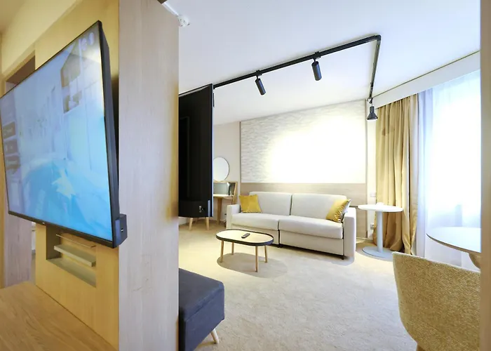 Mercure Centre Porte Des Alpes Готель