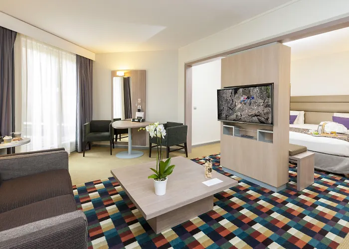 Mercure Centre Porte Des Alpes Готель