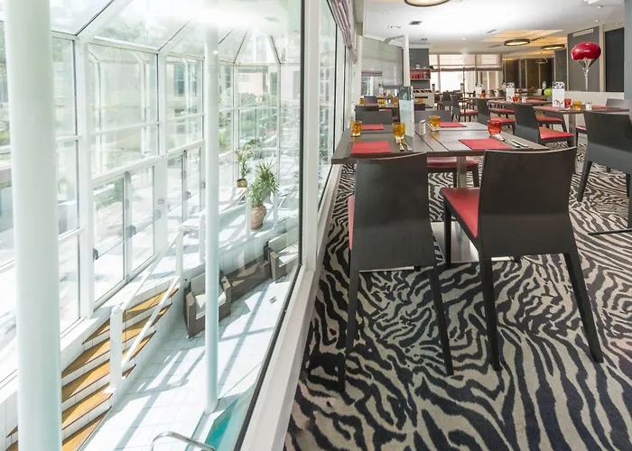 Mercure Centre Porte Des Alpes Готель 4*