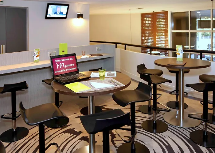 Mercure Centre Porte Des Alpes Готель