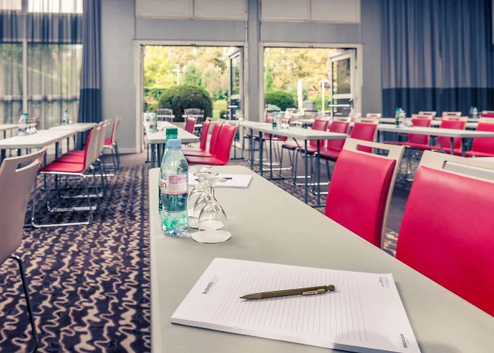 Готель Mercure Centre Porte Des Alpes