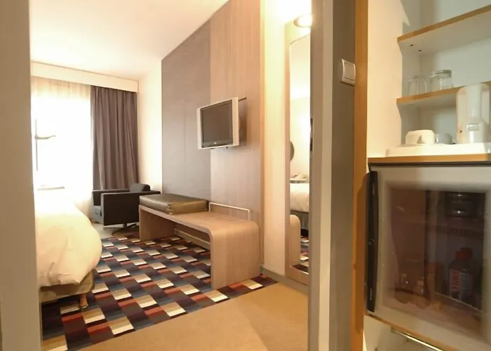 Mercure Centre Porte Des Alpes Готель 4*