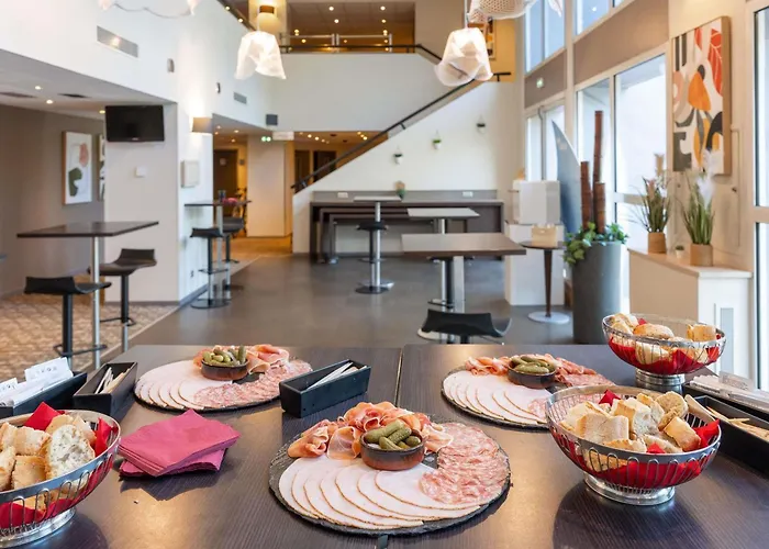 Готель Mercure Centre Porte Des Alpes Гренобль