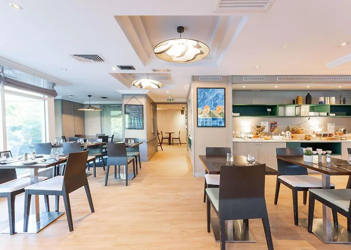 Готель Mercure Centre Porte Des Alpes 4*