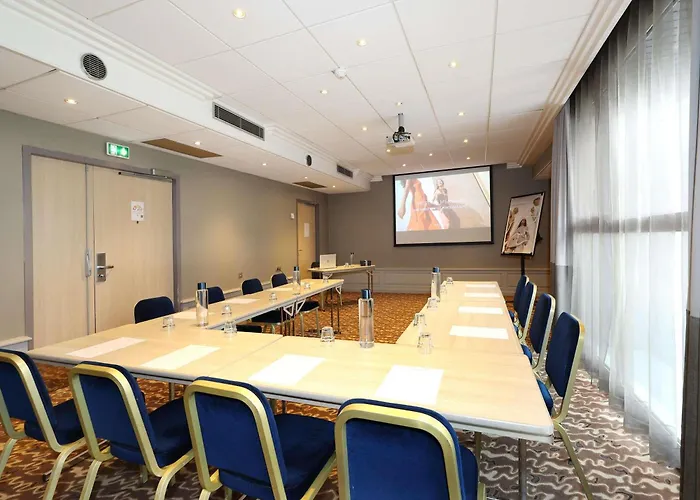 Mercure Centre Porte Des Alpes ホテル