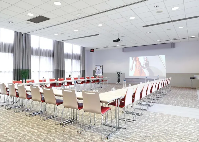 Mercure Centre Porte Des Alpes Готель