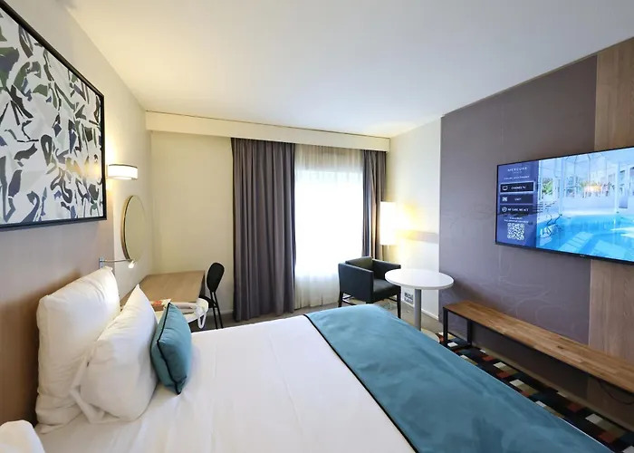 Otel Mercure Centre Porte Des Alpes 4*