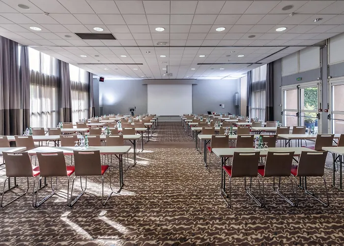 Otel Mercure Centre Porte Des Alpes 4*