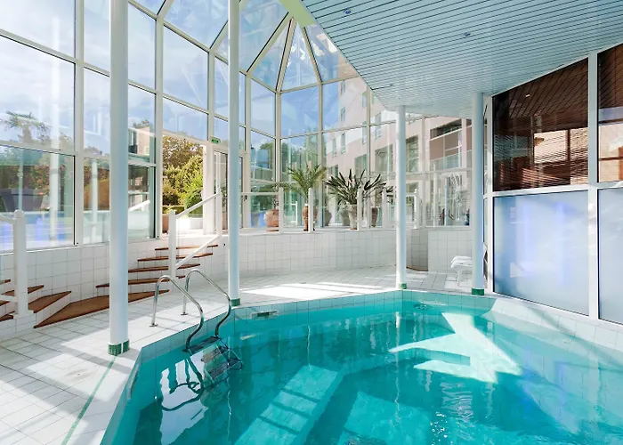 Otel Mercure Centre Porte Des Alpes 4*