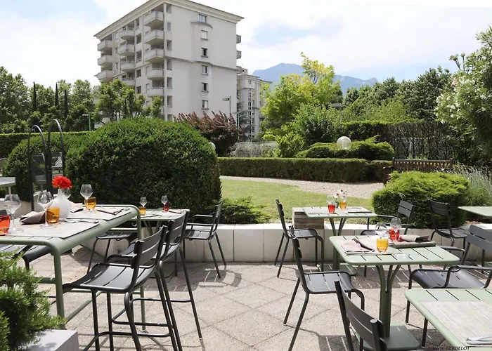 Mercure Centre Porte Des Alpes Otel 4*